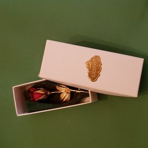 Giovanni gold and red rose broach/pin